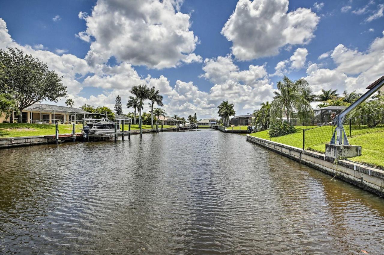 Canal-Front Oasis With Dock And Kayaks In Cape Coral! Bagian luar foto