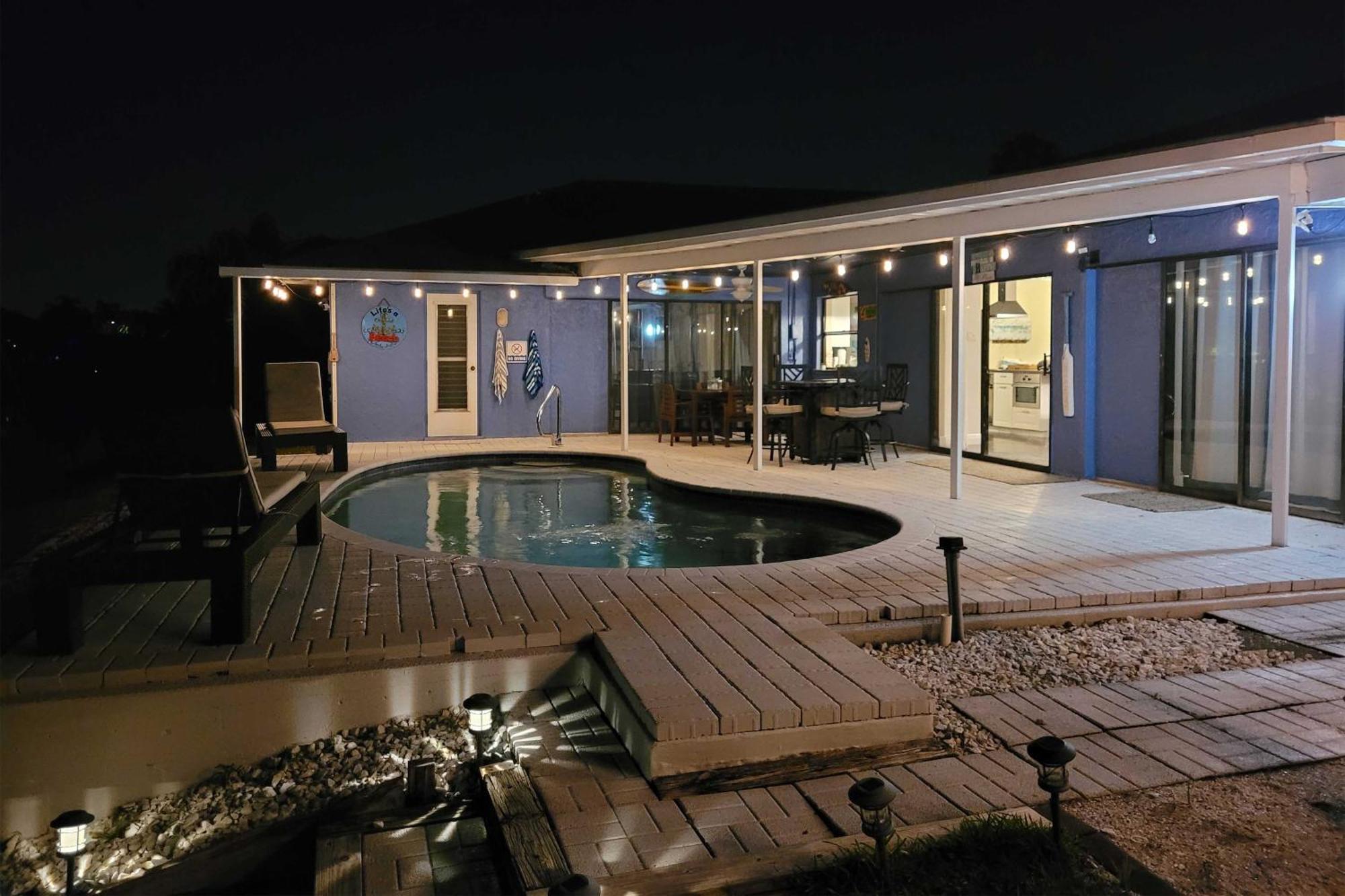 Canal-Front Oasis With Dock And Kayaks In Cape Coral! Bagian luar foto