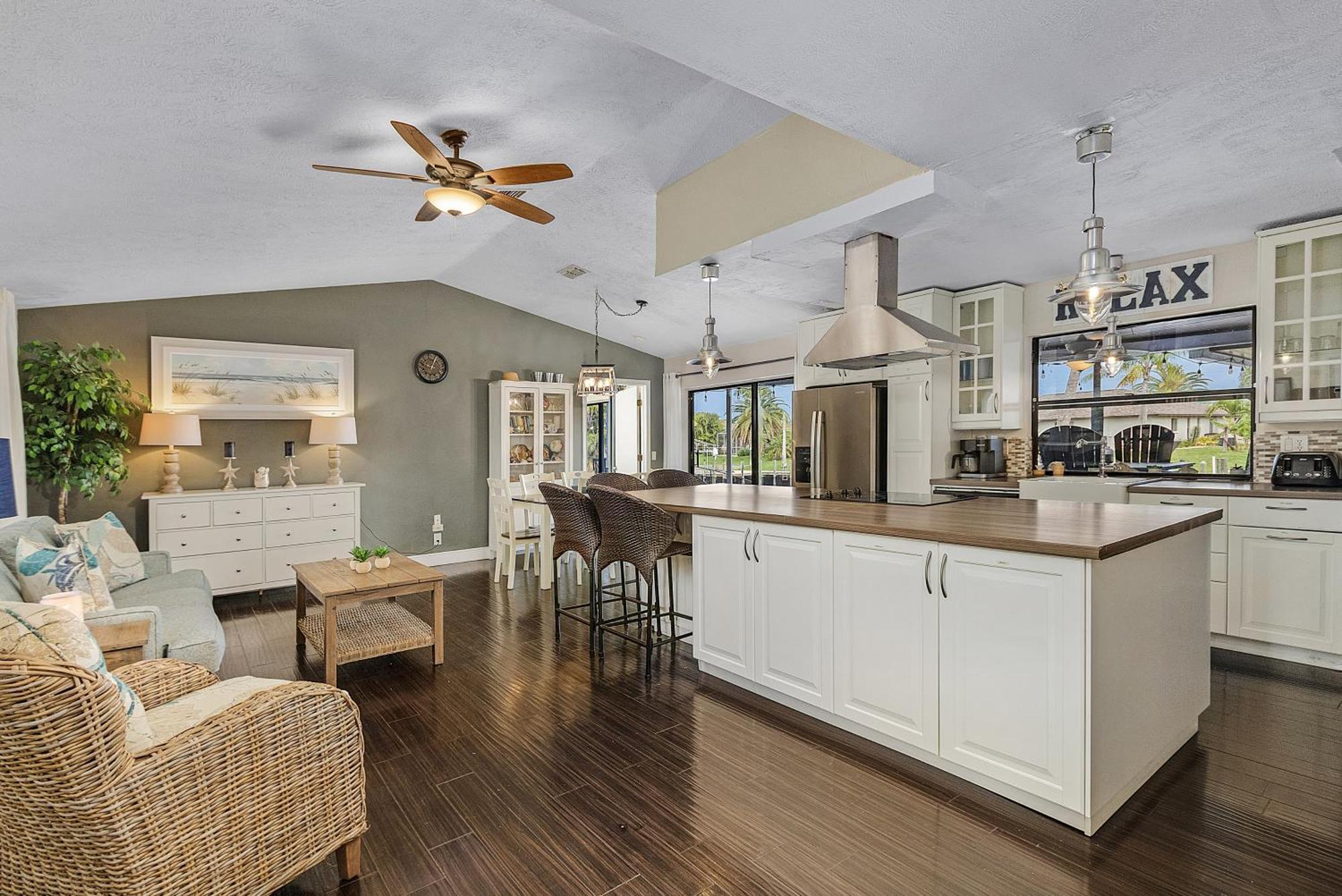 Canal-Front Oasis With Dock And Kayaks In Cape Coral! Bagian luar foto